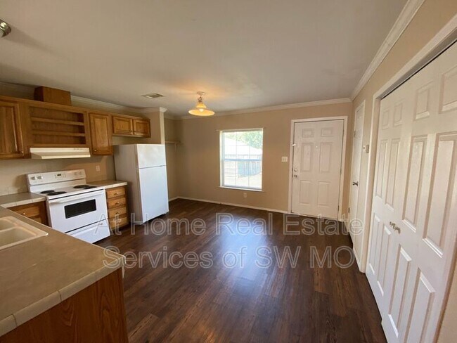 Photo - 501 W Warren Ave Unit A