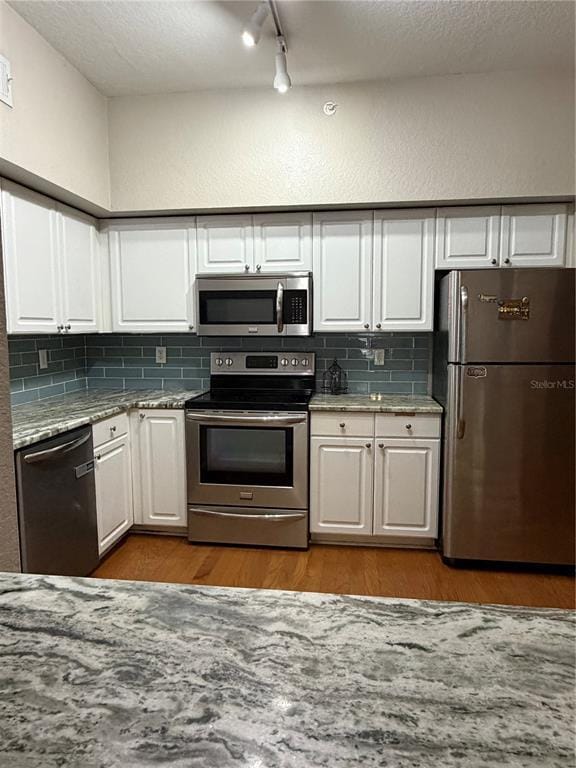 Building Photo - 402 S Armenia Ave Unit 132