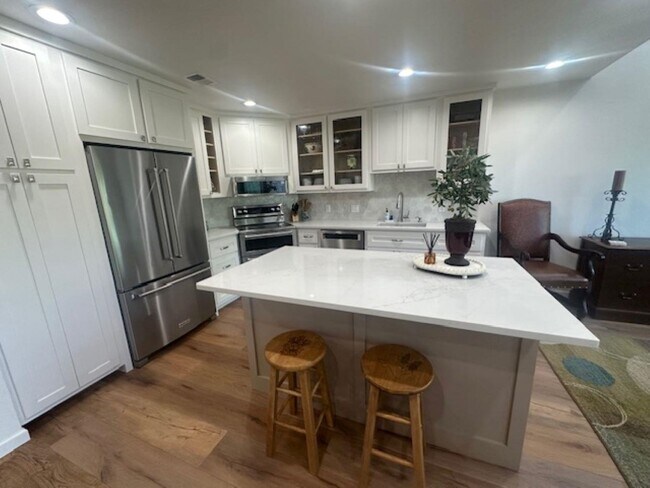 Photo - 109 Sunshine Ct