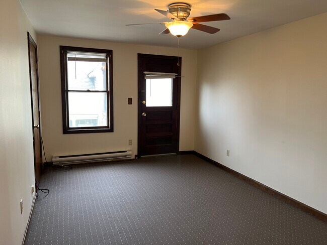 Photo - 1423 Gorham St