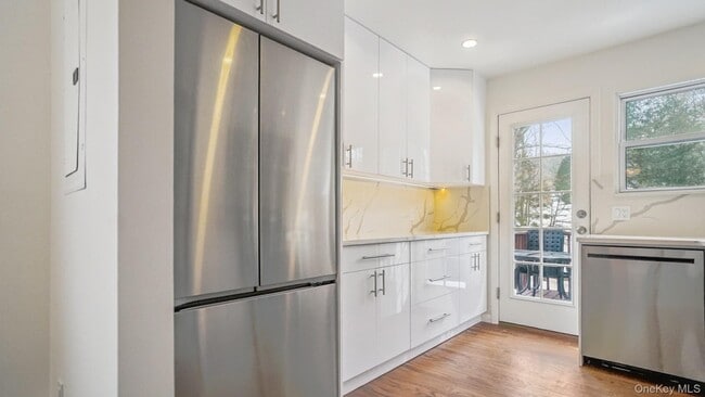 Photo - 100 E Sunnyside Ln