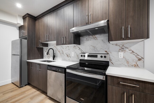 Photo - 9337-93387 87 Ave NW Unit 3