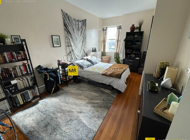 Photo - 1487 Beacon St