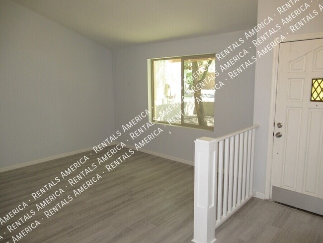 Photo - 380 E Barbarita Ave