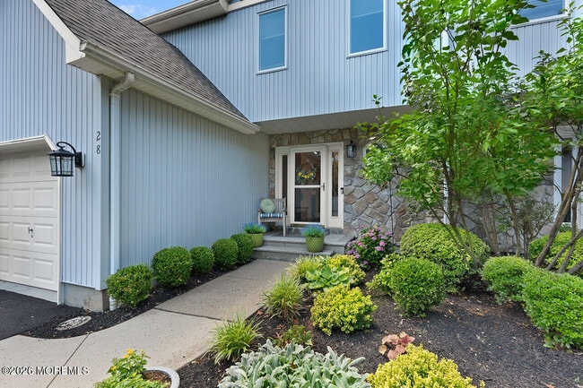 Building Photo - 28 Hickory Ln