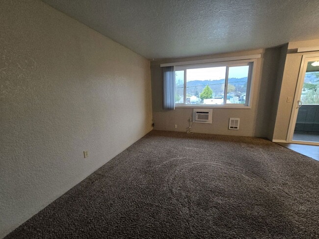 Photo - 146 NE Atkinson Ct Unidad 24