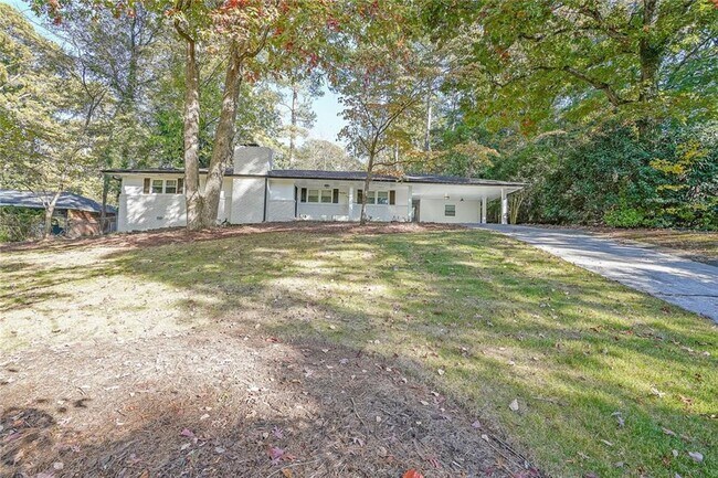 Photo - 1923 Forest Green Dr NE House