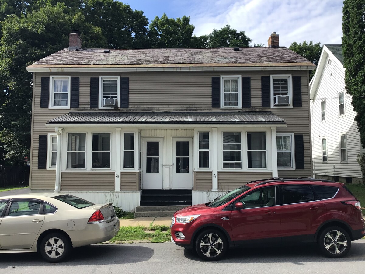 Photo - 28 N High St