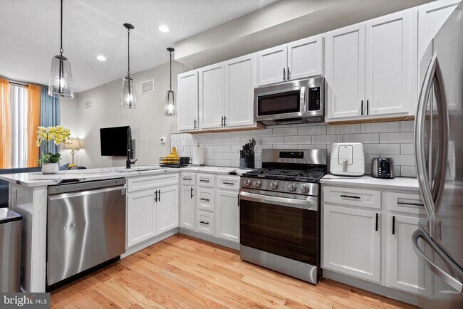 Photo - 2219 E Chase St