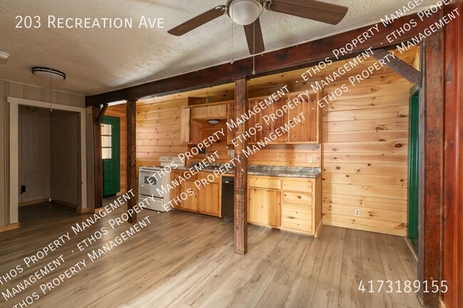 Photo - 203 Recreation Ave