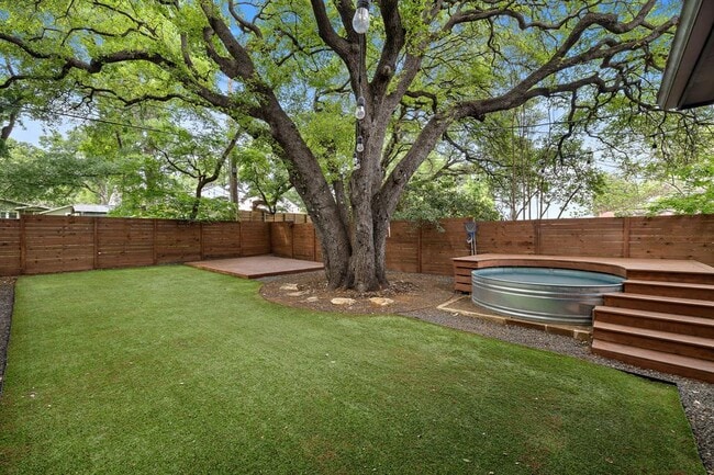 Building Photo - 4602 Mt Vernon Dr