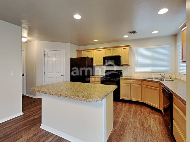 Photo - 220 Archer Rd