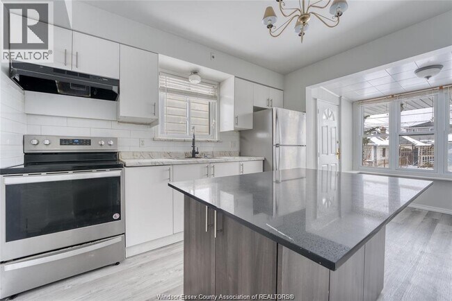 Photo - 1062 Howard Ave