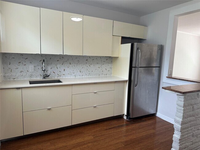 Photo - 1441 NE 134th Rd Unidad 2