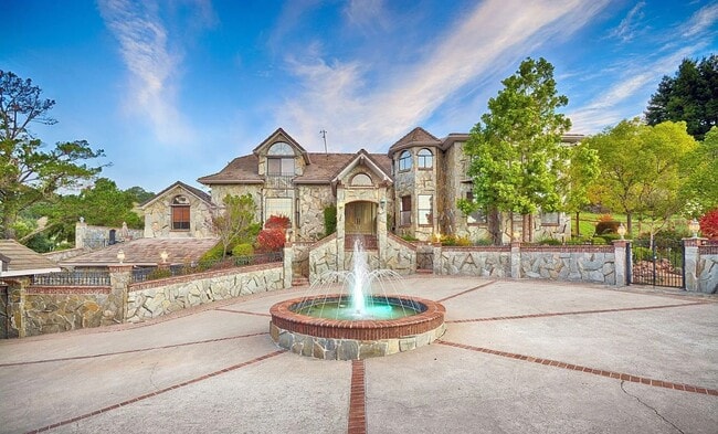 Photo - STUNNING LUXURY HOME WITH GORGEOUS SETTING...