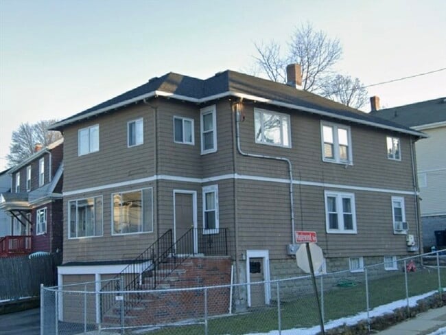 Building Photo - 59 Dartmouth St Unit 2