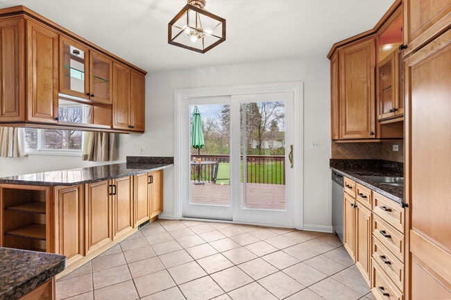 Photo - 6543 S Stough St