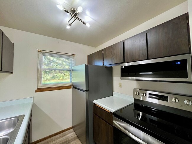 619 Laurel Ct