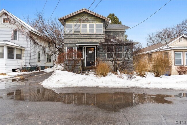 Photo - 104 Kincaid Ave