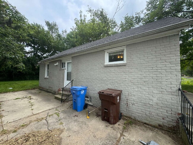 Photo - Spacious 4-Bedroom Home Inkster – Ready fo...