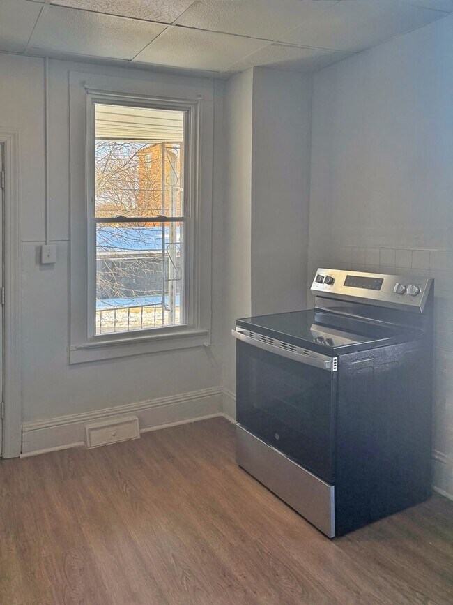 Photo - 1053 Lehigh St Unit 1