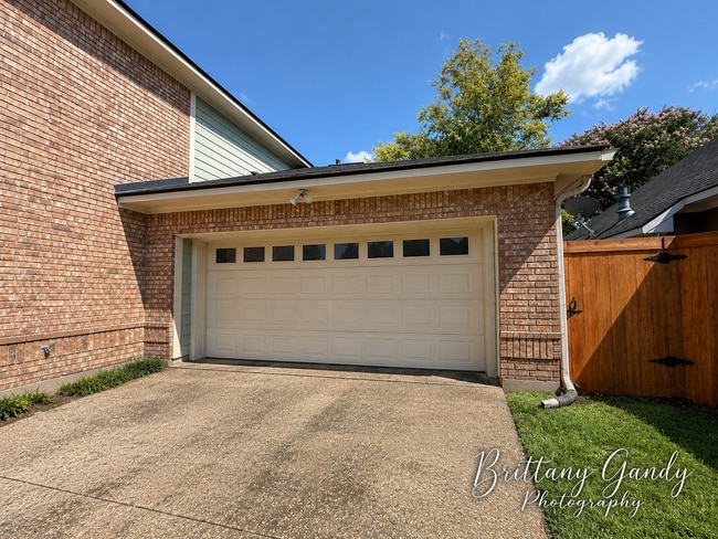 Photo - 139 Hallette Dr