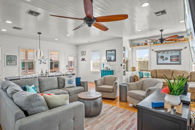 Building Photo - 2727 Eleventh St Unit ID1247017P Rental