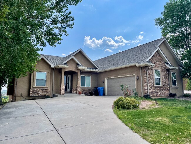 Photo - 1125 Bayfield Dr House