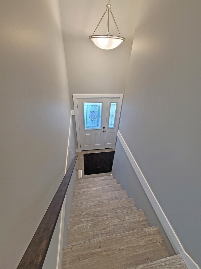 Photo - 8415-8481 81 St