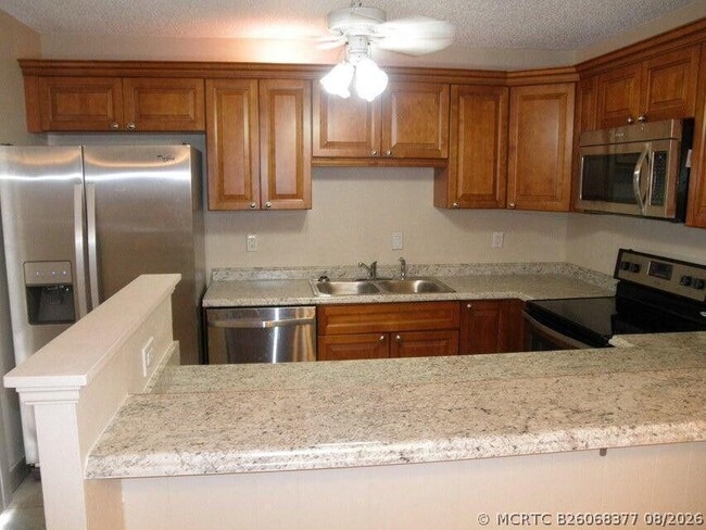 Photo - 584 Springdale Cir