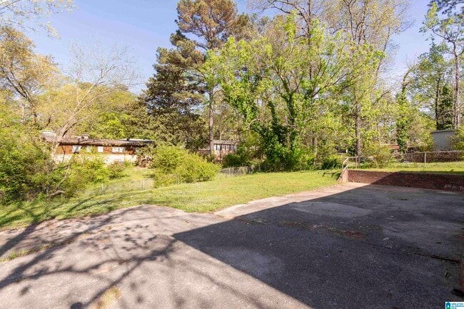 Photo - 1332 Lake Ln NE