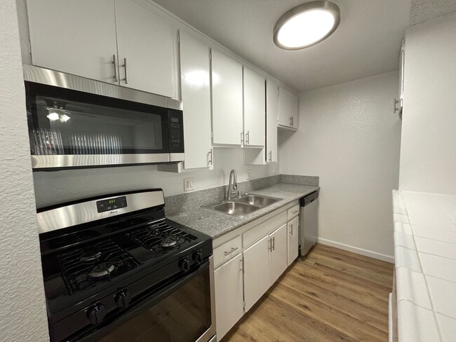 Photo - 6736 Cleon Ave