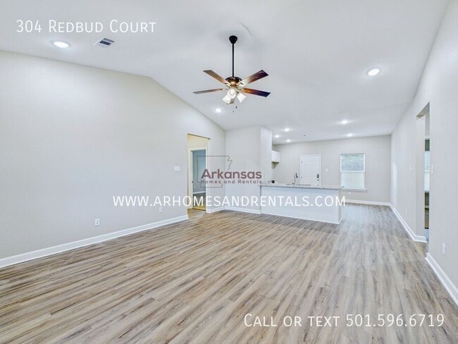 Photo - 304 Redbud Ct