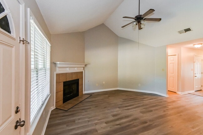 Photo - 7605 Caitlynn Cir S