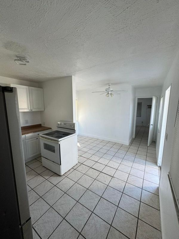 Photo - 920 N Haverhill Rd