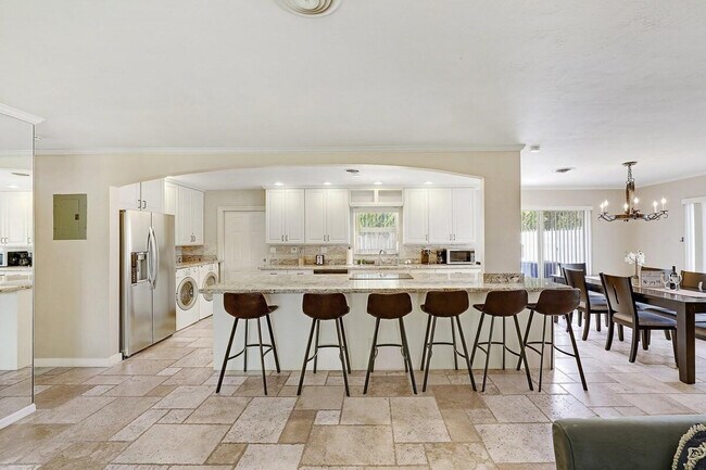 Photo - 332 NW 26th Ct