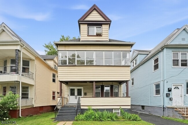 Building Photo - 51 Edgar St Unit 1