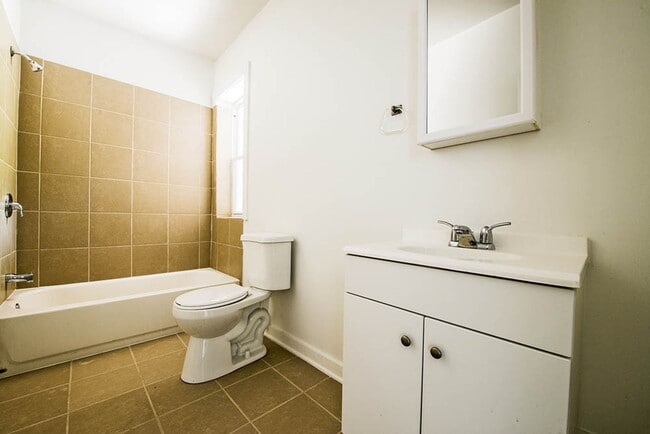 Photo - 7135 S Blackstone Chicago, IL 60619