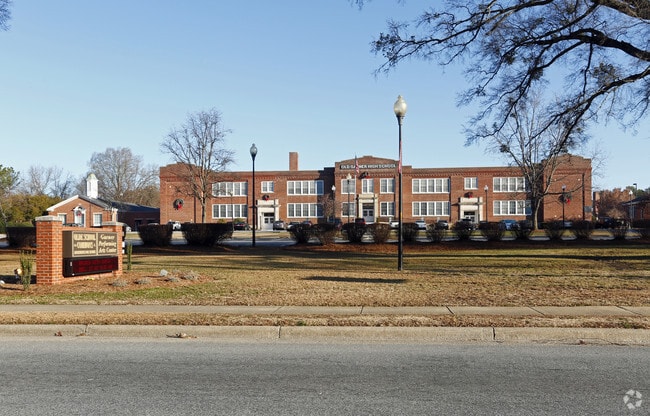 Olde School Commons
