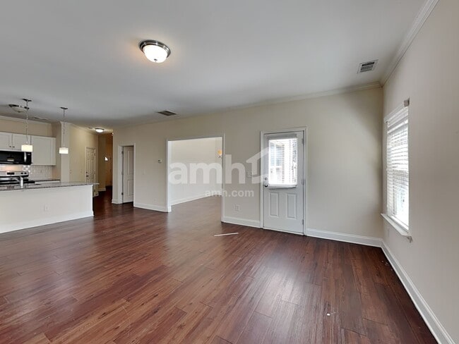 Photo - 2750 Freemont St