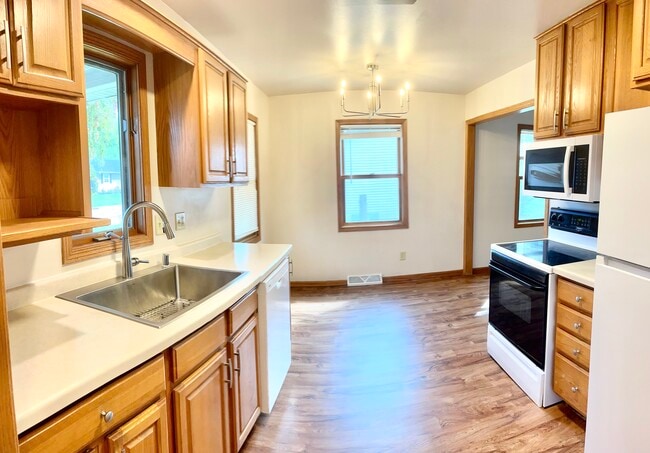 400 Terry Ln