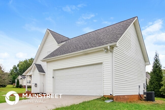 Photo - 110 S Twin Hill Rd