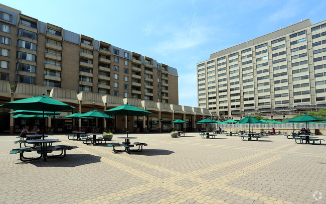 Photo - Columbia Plaza Apartments