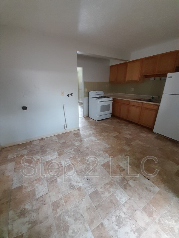 244 E Prospect St