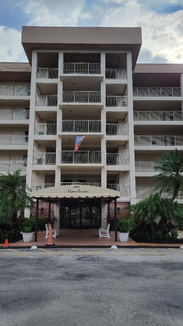 Building Photo - 2691 S Course Dr Unit 202