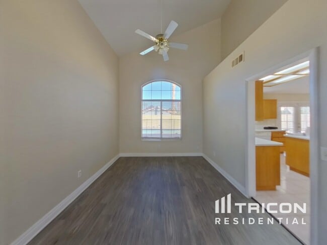 Photo - 1584 Bright View Dr