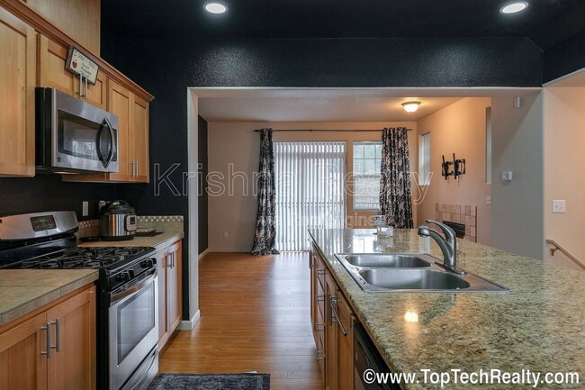 Photo - 477 NE Edgeway Drive