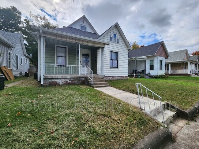 Building Photo - 1027 7th Ave Rental