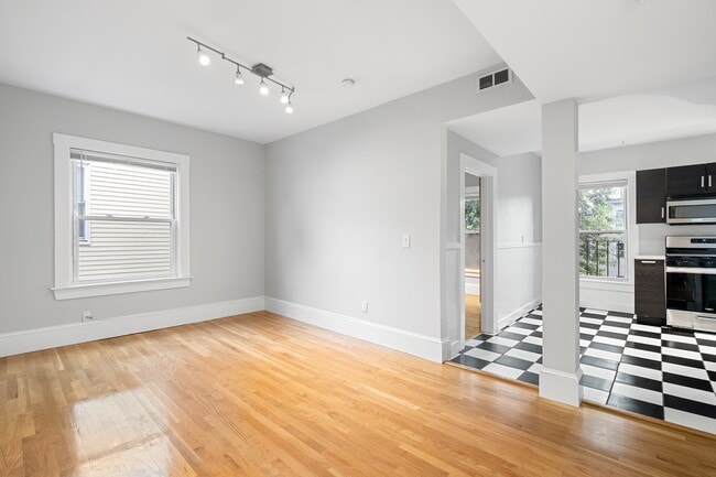 Photo - 72 Mozart St