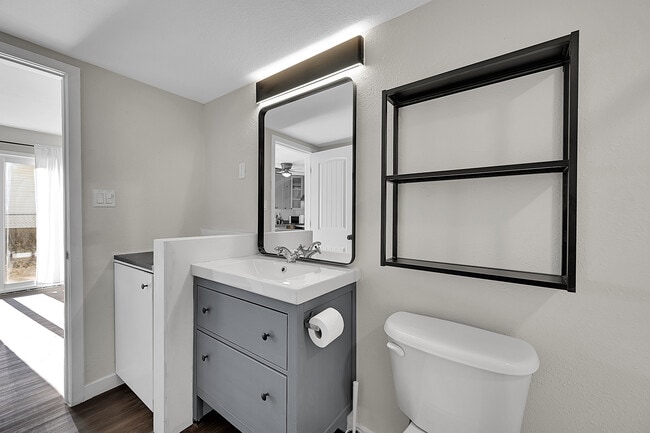 Photo - 600 Hickory St